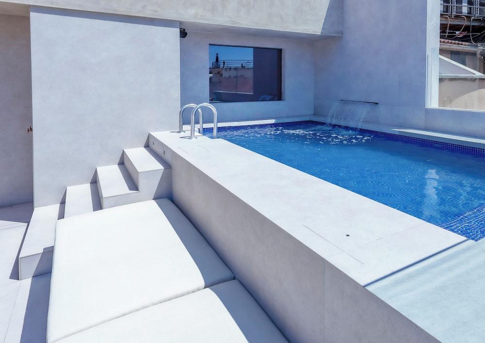 Rooftop pool