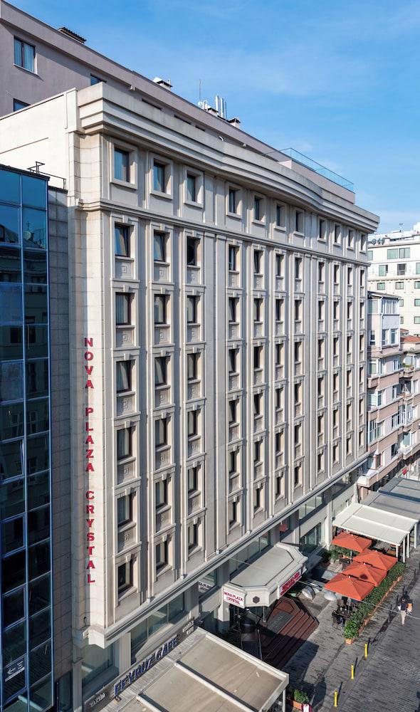 Revia Square Hotel